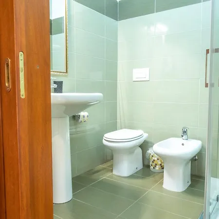 A Due Passi Dal Mare לינה וארוחת בוקר 3*