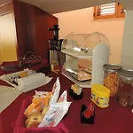 A Due Passi Dal Mare Couette-café 3*