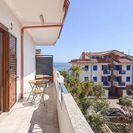A Due Passi Dal Mare Bed & Breakfast 3*