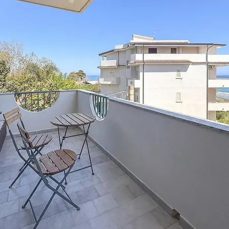 Bed & Breakfast A Due Passi Dal Mare 3*